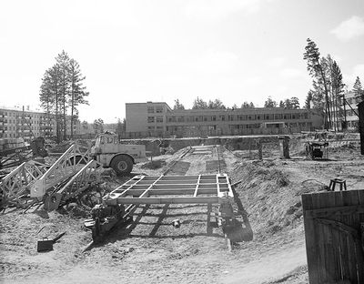 бассейн Дельфин котлован. школа№1