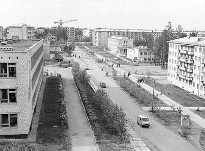 ул. Школьная, школа 1, поликлиника, строится центральная библиотека