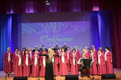 Дворец зажигает огни