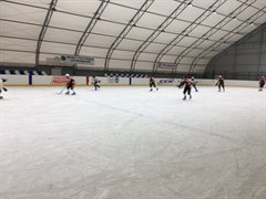 Зимний сезон открыли хоккеисты