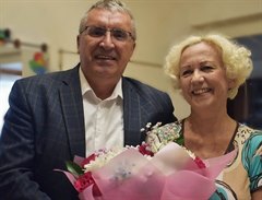 Два букета - двум прекрасным женщинам