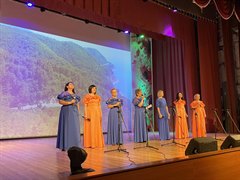 В России живём - о России поем