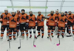 Хоккеисты «Скифа» лидируют