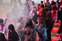 Быстрее танцевать, выше прыгать и сильнее веселиться