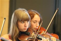 Саянские скрипачки выступили во Франции
