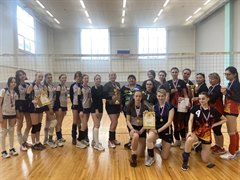 Волейболисты играли за Победу