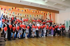 Звенит последний звонок