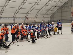 Всей семьёй на коньки!