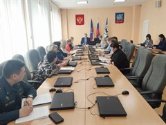 Состоялось очередное заседание комиссии по делам несовершеннолетних и защите их прав