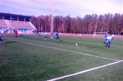 Футболисты области состязаются на саянском стадионе