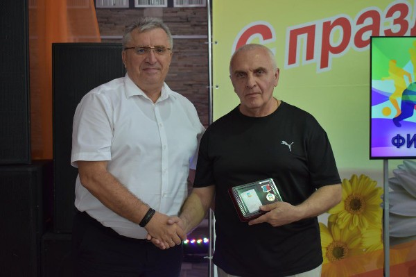 Коллектив Спортивной школы принимал поздравления