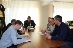 Ремонт участка дороги на садоводство «Рассвет» обсуждался на встрече мэра с владельцами предприятий лесопереработки