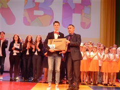 Игра школьной лиги КВН на Кубок мэра была посвящена 55-летнему юбилею Клуба веселых и находчивых