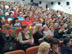 Праздничная концертная программа, посвященная Международному женскому Дню 8 Марта состоялась в ДК «Юность»