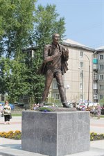 В Зиме установлен памятник Евгению Евтушенко