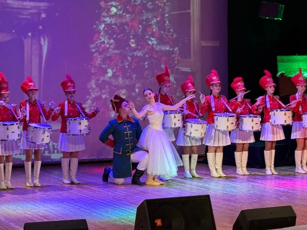 Волшебный чердак, оживший под Новый год: как танцы создали сказку