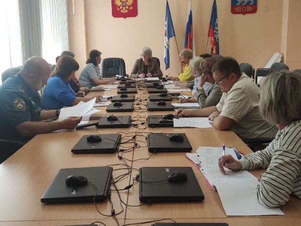 Состоялось очередное заседание Комиссии по делам несовершеннолетних и защите их прав