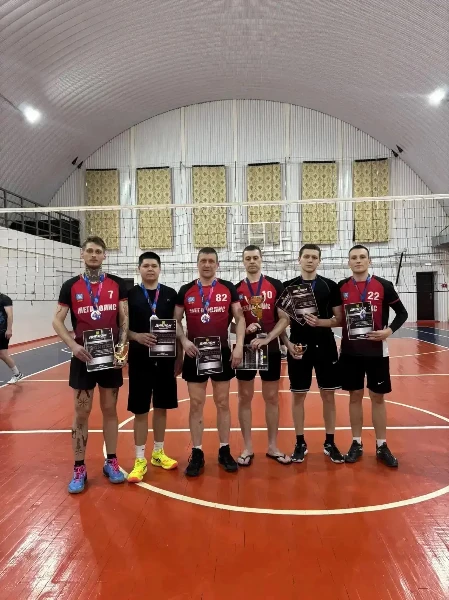 В поселке Уховский состоялся традиционный турнир по волейболу среди мужских команд