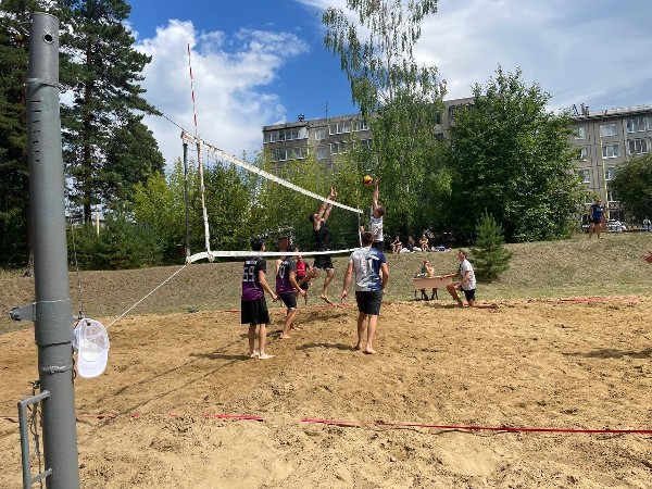 Открытый турнир по парковому волейболу среди женских и мужских команд